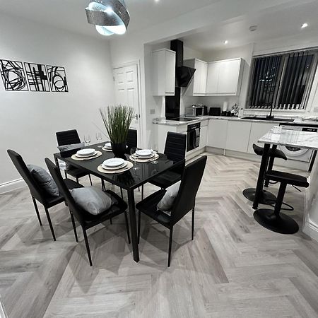 Lymer House - Stylish 3 Bedroom House In Wolverhampton Zewnętrze zdjęcie