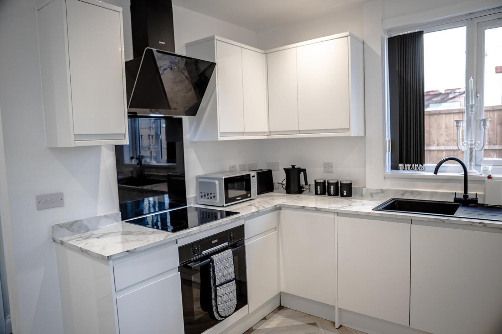 Lymer House - Stylish 3 Bedroom House In Wolverhampton Zewnętrze zdjęcie