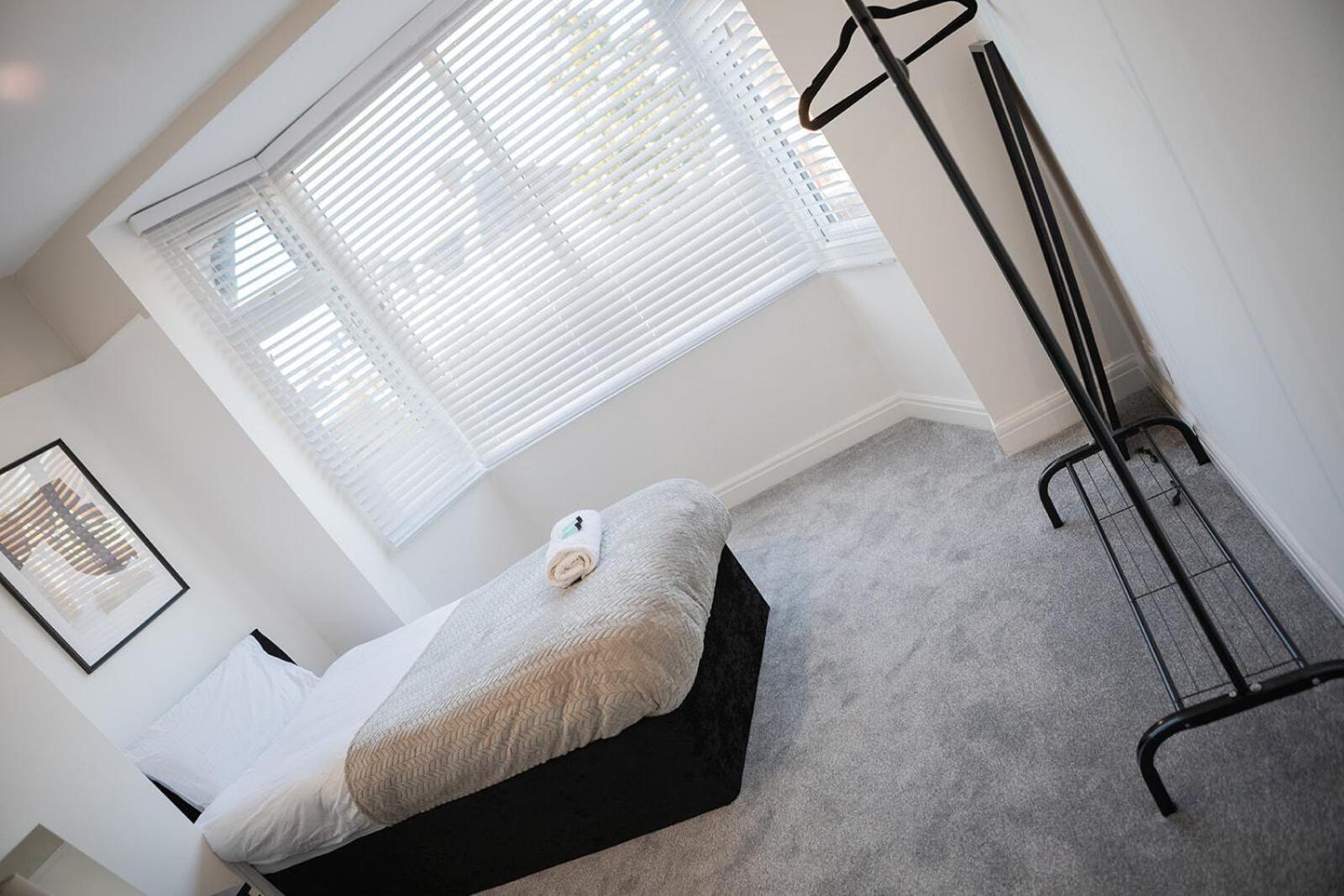 Lymer House - Stylish 3 Bedroom House In Wolverhampton Zewnętrze zdjęcie